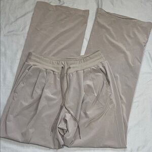Calia by Carrie Underwood Stylish Beige Wide Leg Lightweight Pants M